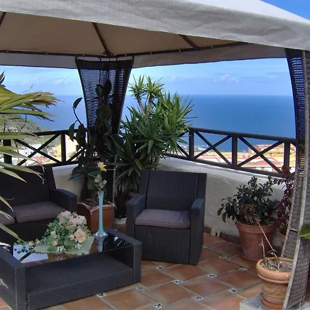 Rustic With Small Patio-terrace *